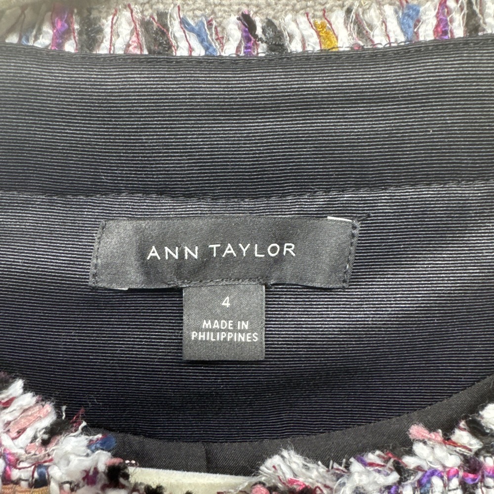 Ann Taylor Tweed Lady Jacker Blazer‎ 4 Pink Boucle Fringe Career Office Church - Picture 2 of 10